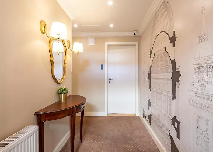 Chic Retreat - Modern Comfort Apartment *