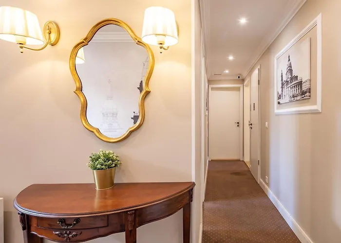 Chic Retreat - Modern Comfort Apartment Budapest
