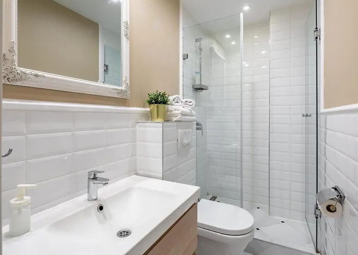 Chic Retreat - Modern Comfort *