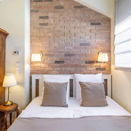 Chic Retreat - Modern Comfort *